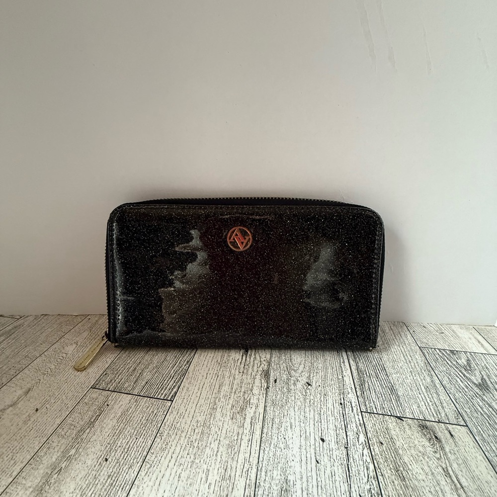 Adrienne Vittadini Bling Wallet ID/Cards/Cash/Coin Holder Zip Closure Designer